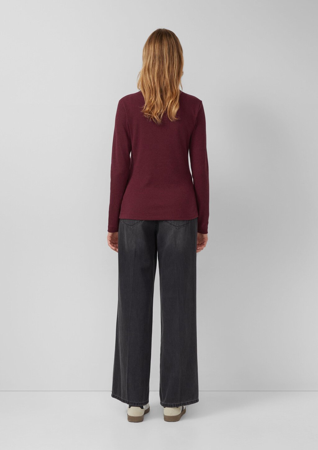 Geripptes Longsleeve im Slim Fit mit Stehkragen