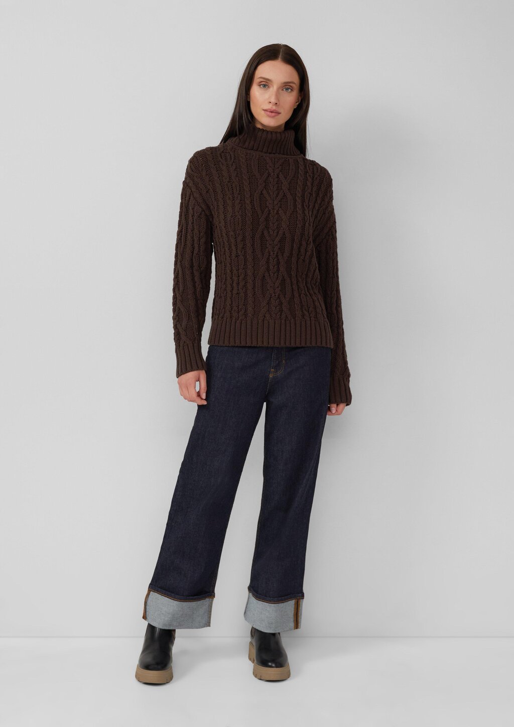 Strickpullover mit Rollkragen und Zopfmuster