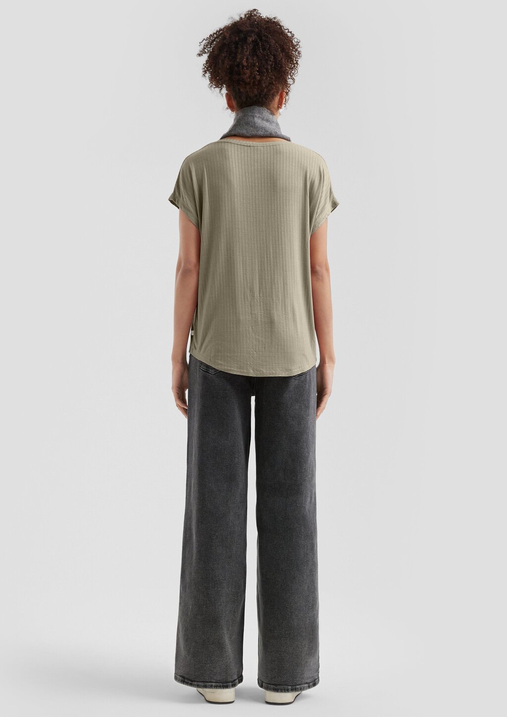 Fließendes Oversize-Shirt mit Rippstruktur