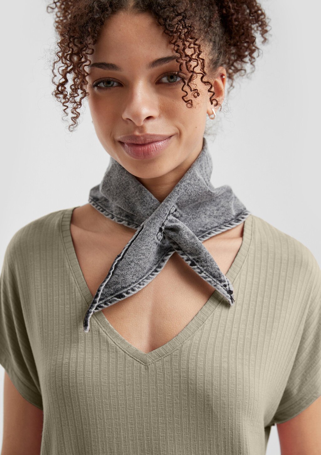 Fließendes Oversize-Shirt mit Rippstruktur