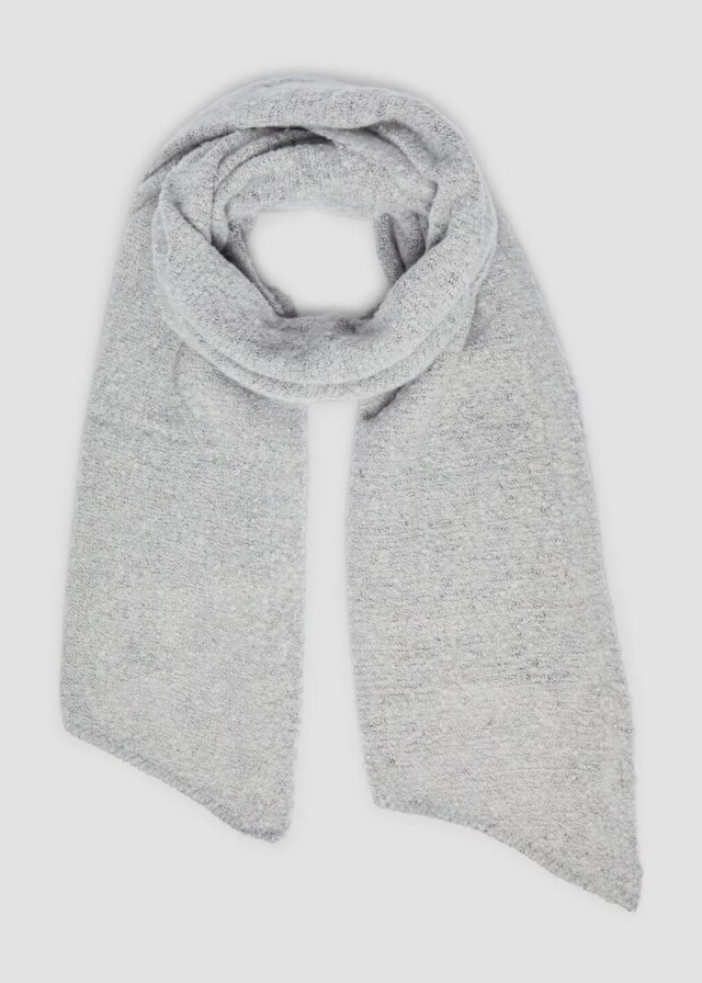 Bouclé-Schal mit abgeschrägten Enden