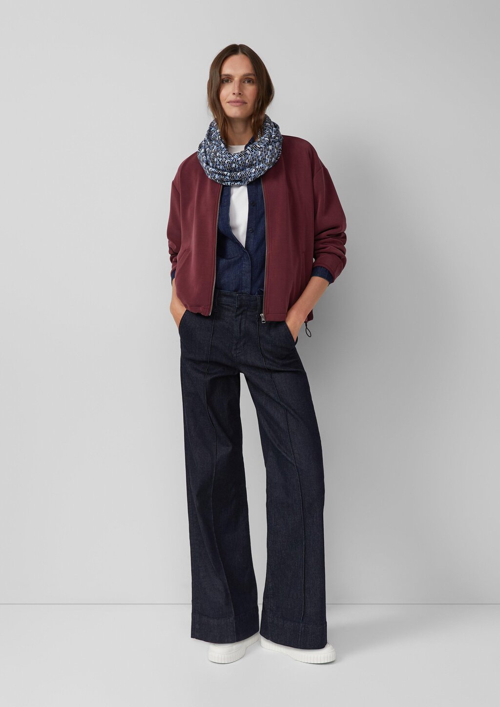 Viskose-Snood mit abstraktem Artwork