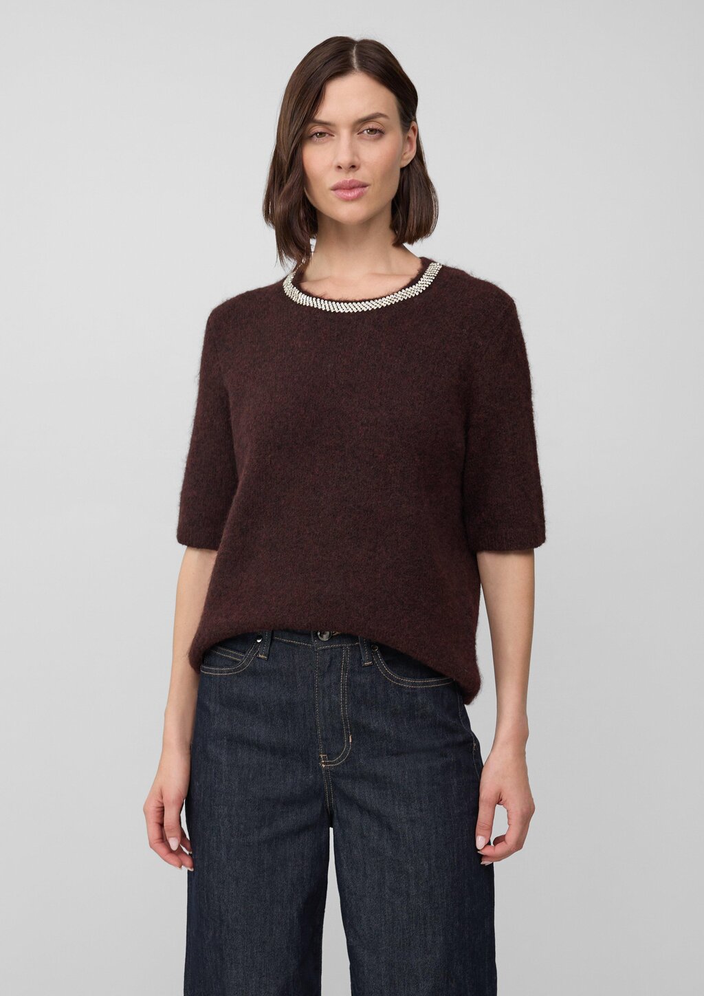 Softer Kurzarm-Pullover aus Wollmix mit Schmuck-Detail