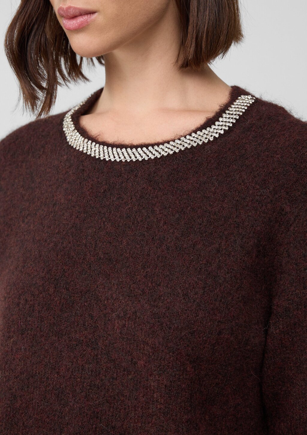 Softer Kurzarm-Pullover aus Wollmix mit Schmuck-Detail