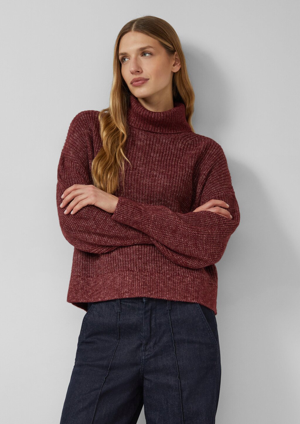 Oversize-Strickpullover mit weiten Ärmeln und Rollkragen