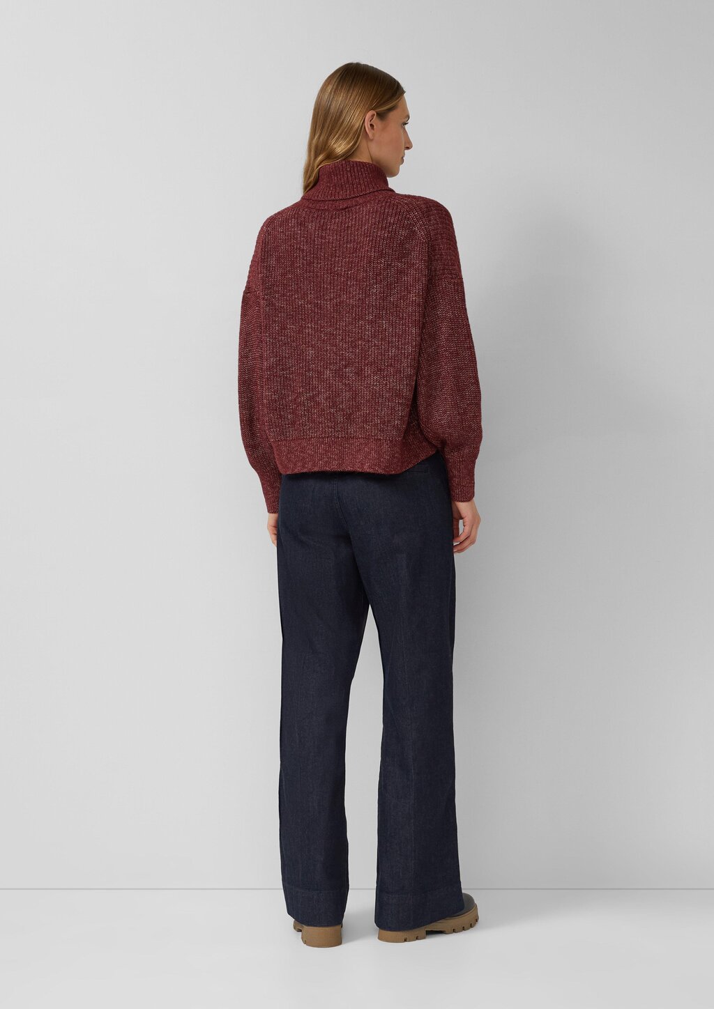 Oversize-Strickpullover mit weiten Ärmeln und Rollkragen