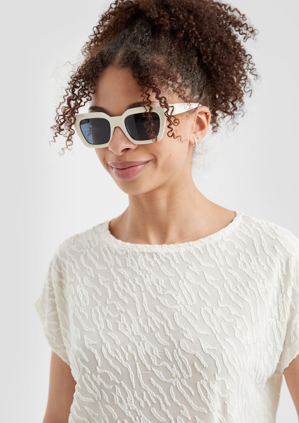 Leicht transparentes Oversize-Shirt mit Ausbrennermuster