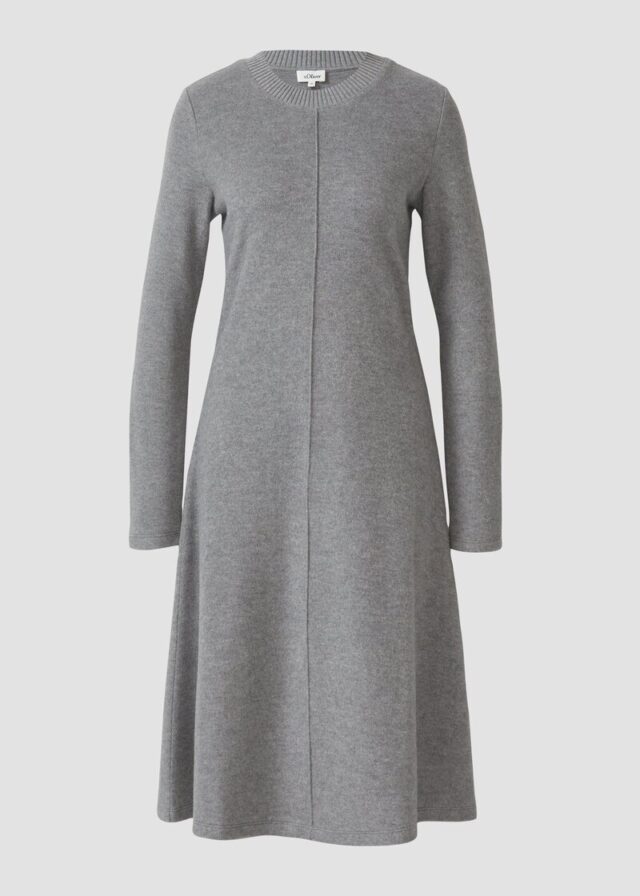 Strukturiertes Midikleid aus weichem Sweat im Slim Fit