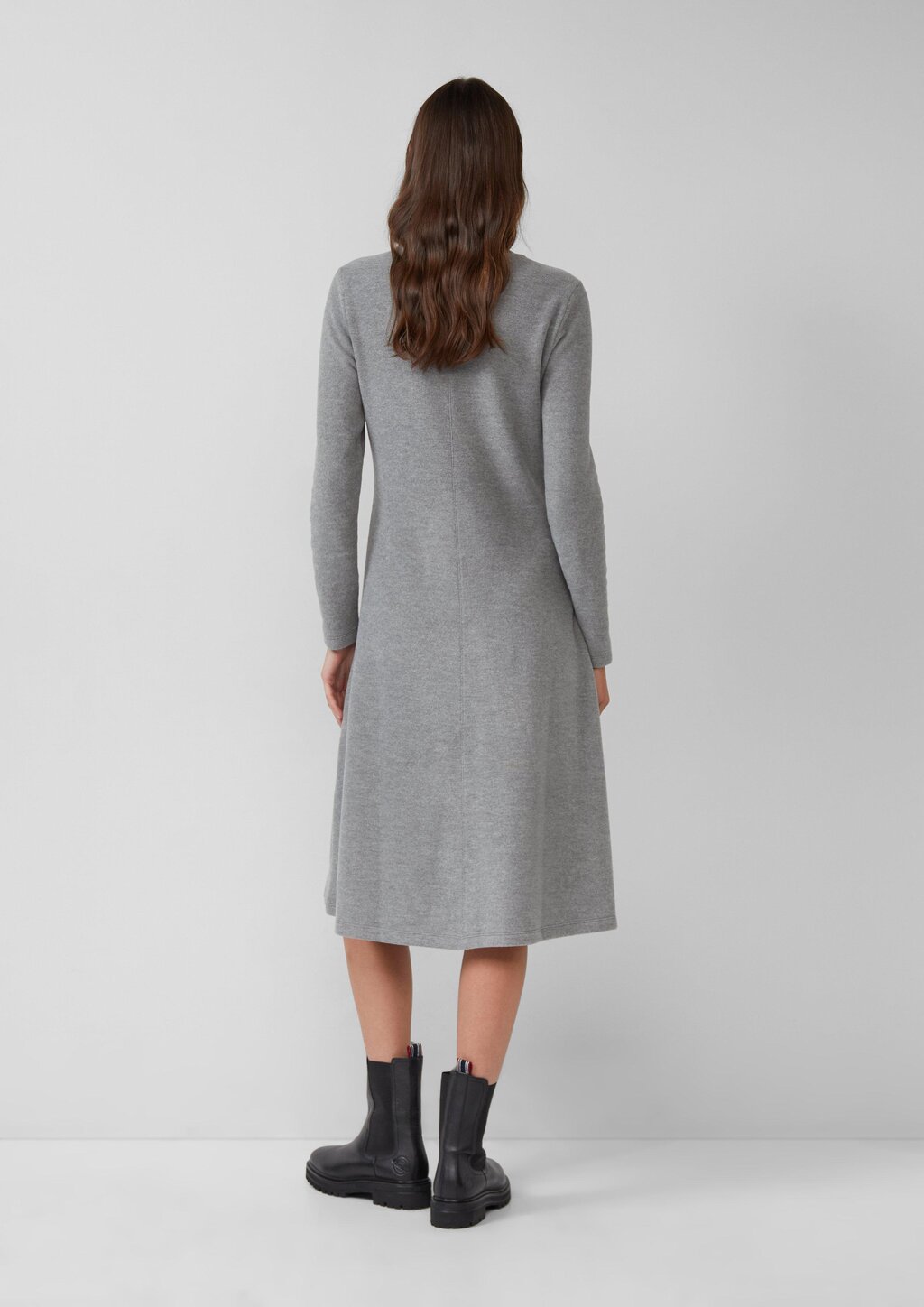 Strukturiertes Midikleid aus weichem Sweat im Slim Fit