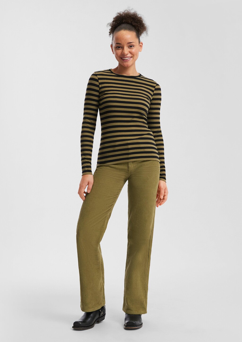 Geripptes Longsleeve im Slim Fit