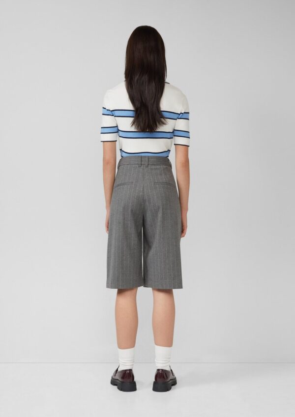 Bermuda mit Bundfalten und Nadelstreifen