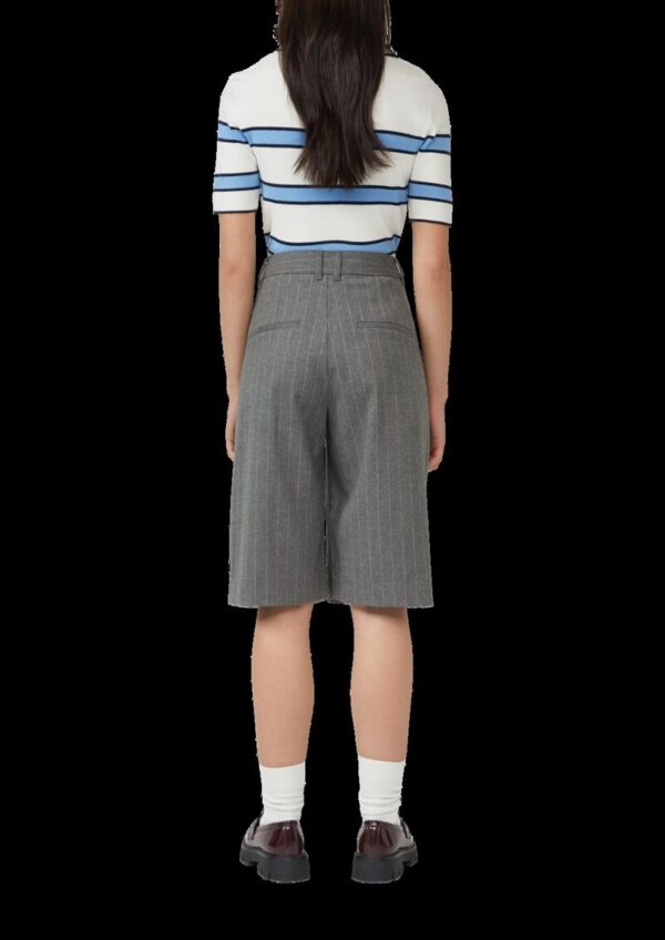Bermuda mit Bundfalten und Nadelstreifen