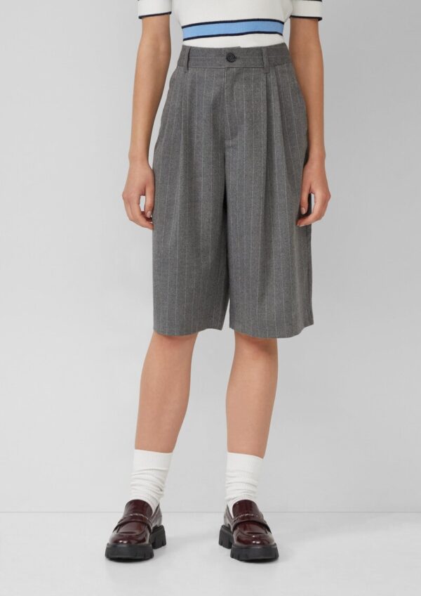 Bermuda mit Bundfalten und Nadelstreifen