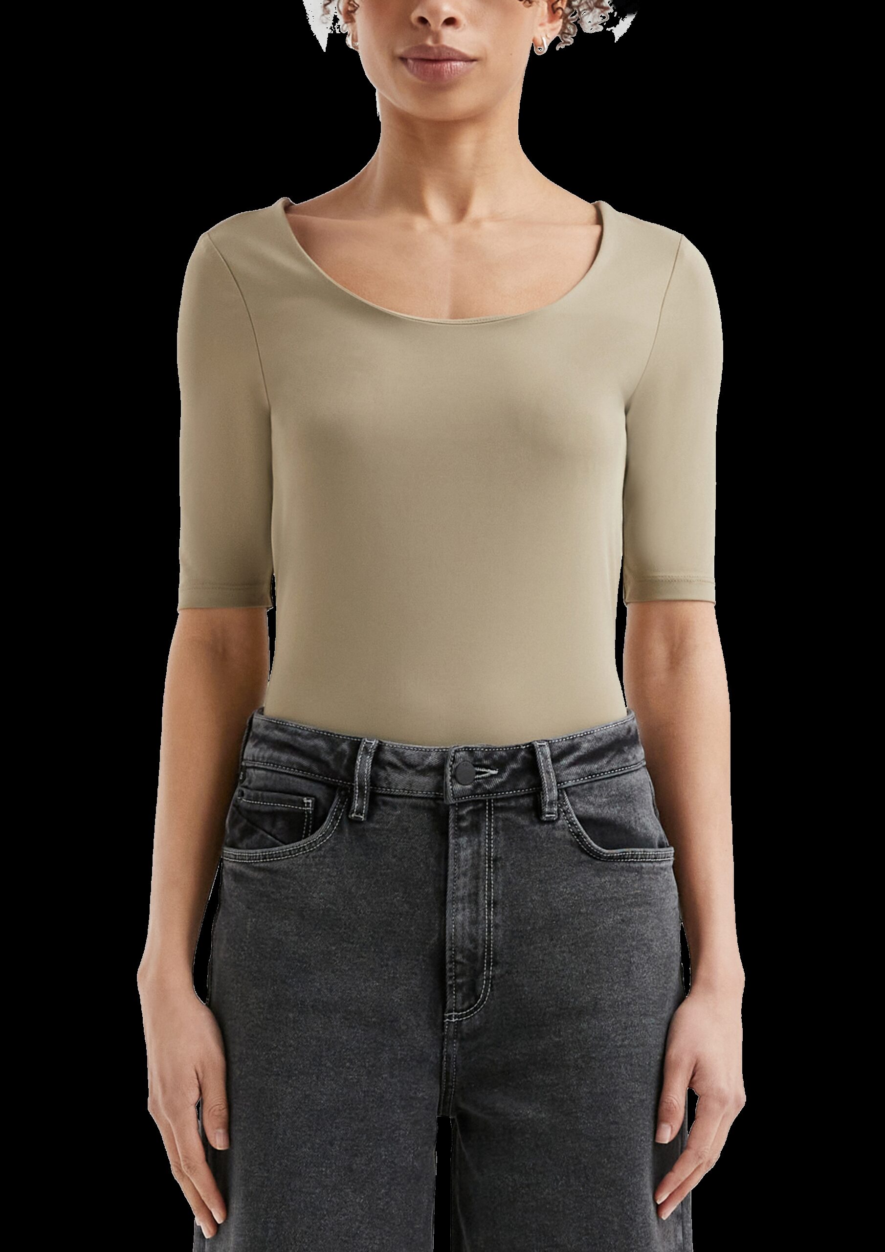 Schmal geschnittenes T-Shirt mit großem Ausschnitt