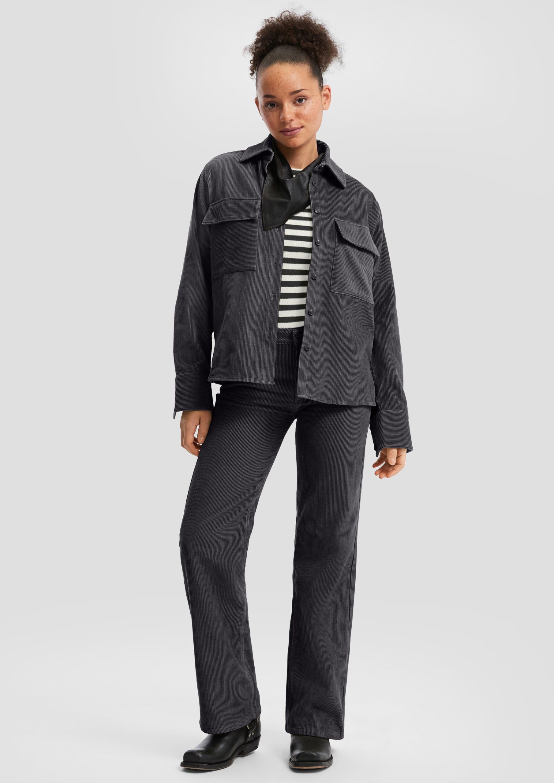 Cord-Overshirt mit Brusttaschen