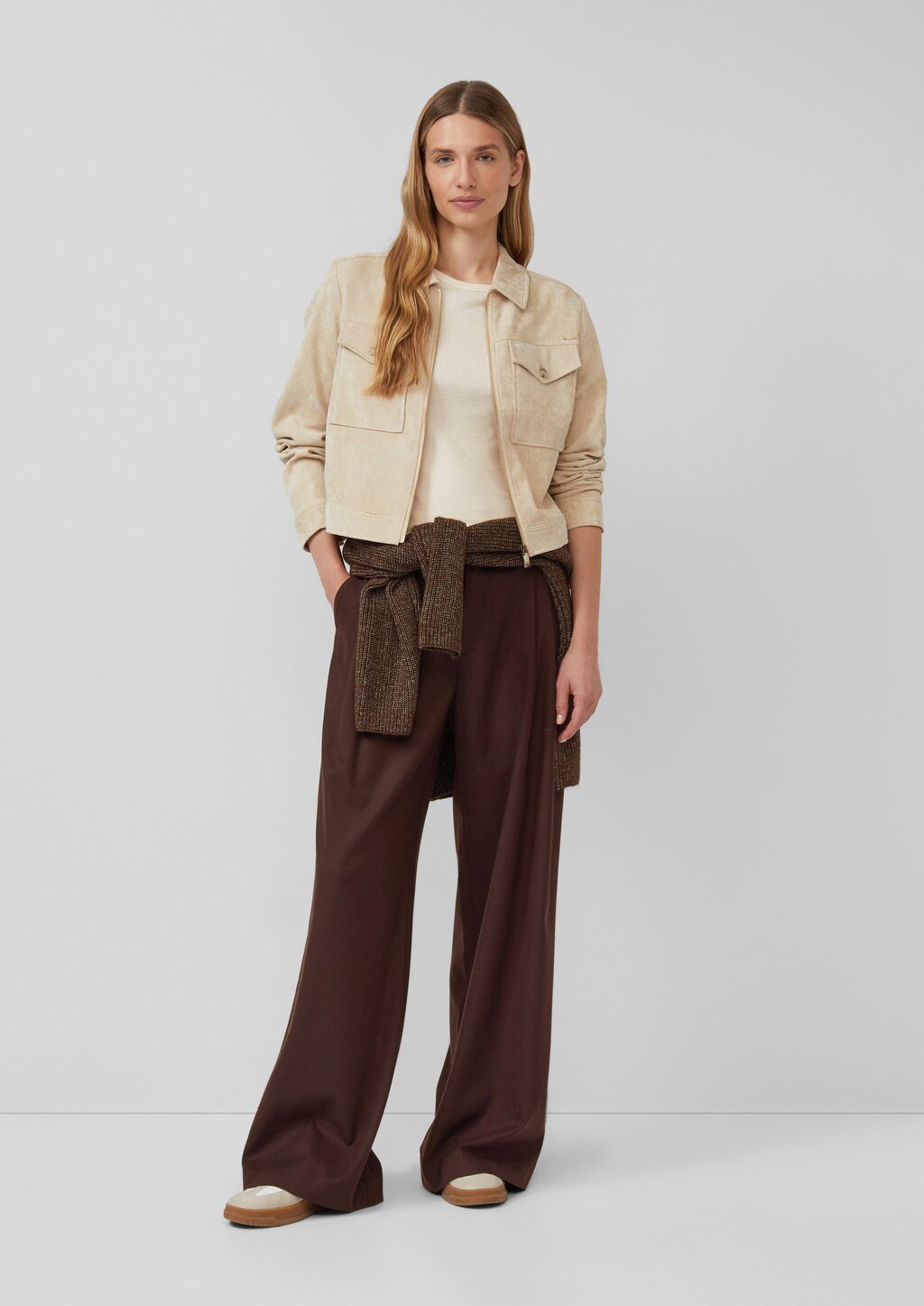 Verkürzte Cordjacke mit aufgesetzten Brusttaschen