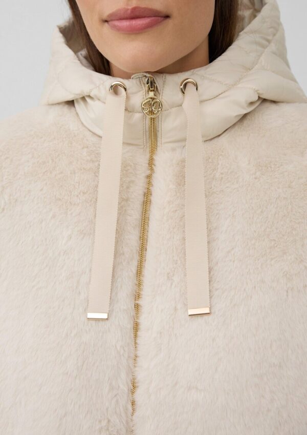 Gefütterter Teddyplüsch-Mantel mit wattierten Ärmeln