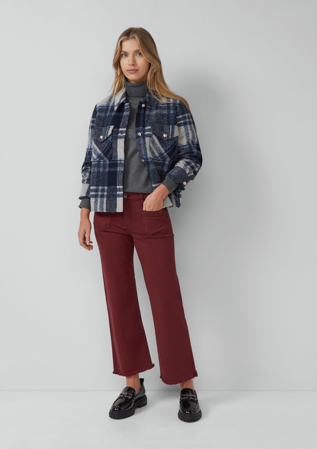 Cropped Jeans / Slim Fit / Mid Rise / Flared Leg / offener Saum