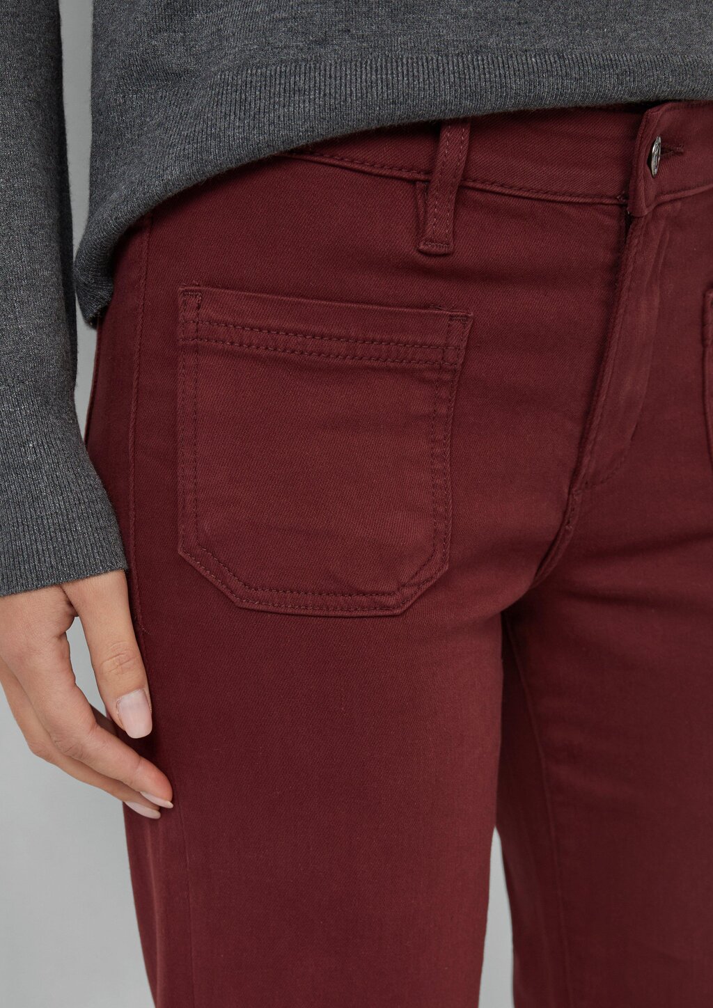 Cropped Jeans / Slim Fit / Mid Rise / Flared Leg / offener Saum