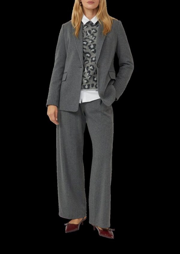 Antaillierter Blazer mit Nadelstreifen