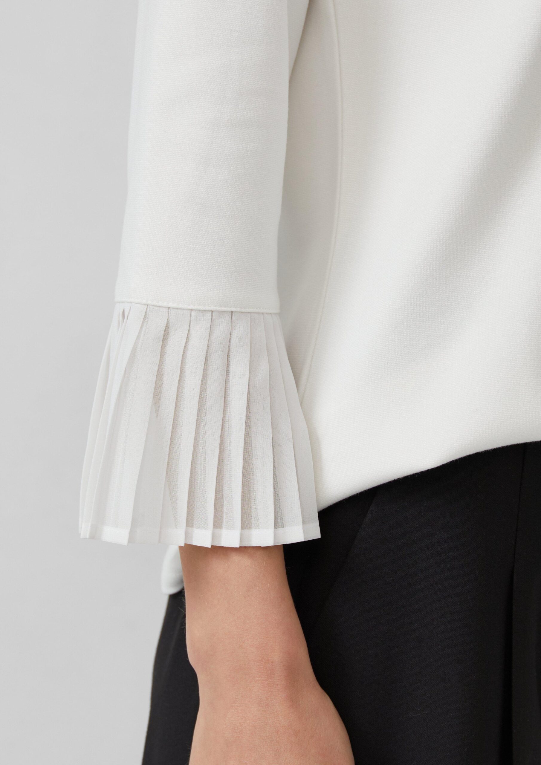 Relaxed-Fit-Shirt aus Viskosemix mit Plissee-Details am Ärmel