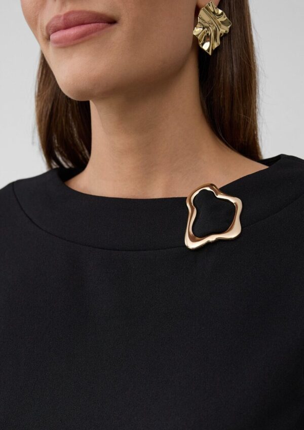 Shirt aus Interlock-Jersey mit Brosche