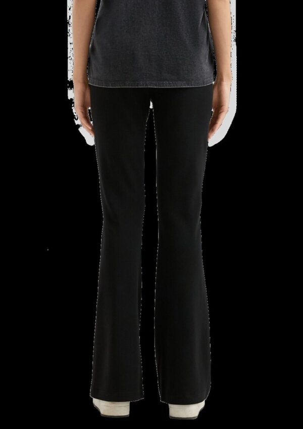 Hose aus Interlockjersey mit ausgestelltem Bein