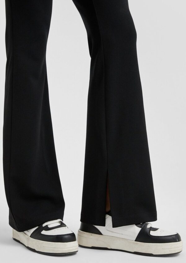 Hose aus Interlockjersey mit ausgestelltem Bein