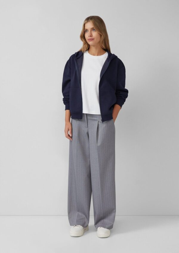 Angeraute Sweatshirtjacke mit Stickerei