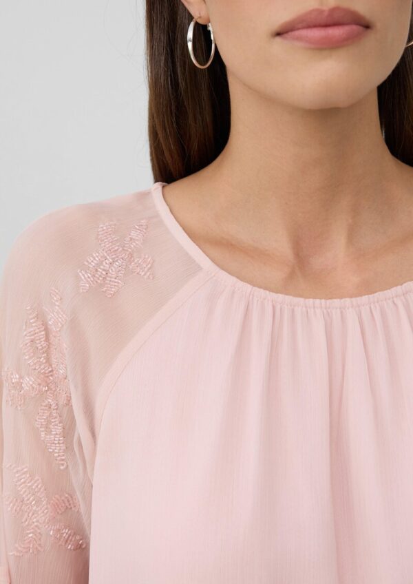 Leichte Chiffon-Bluse mit Schmuck-Applikation