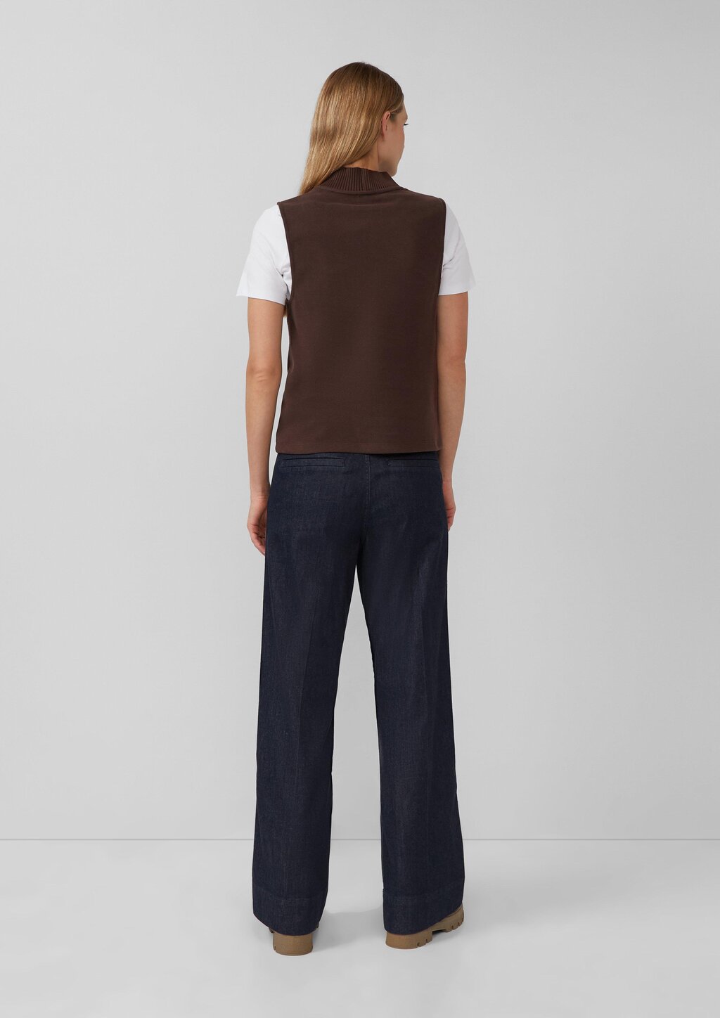 Ärmelloses Sweatshirt mit geripptem Stehkragen