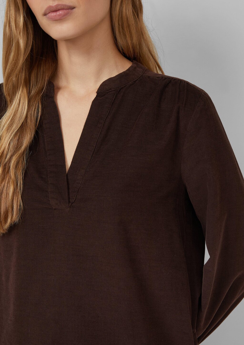 Feincord-Kleid mit seitlichen Eingrifftaschen