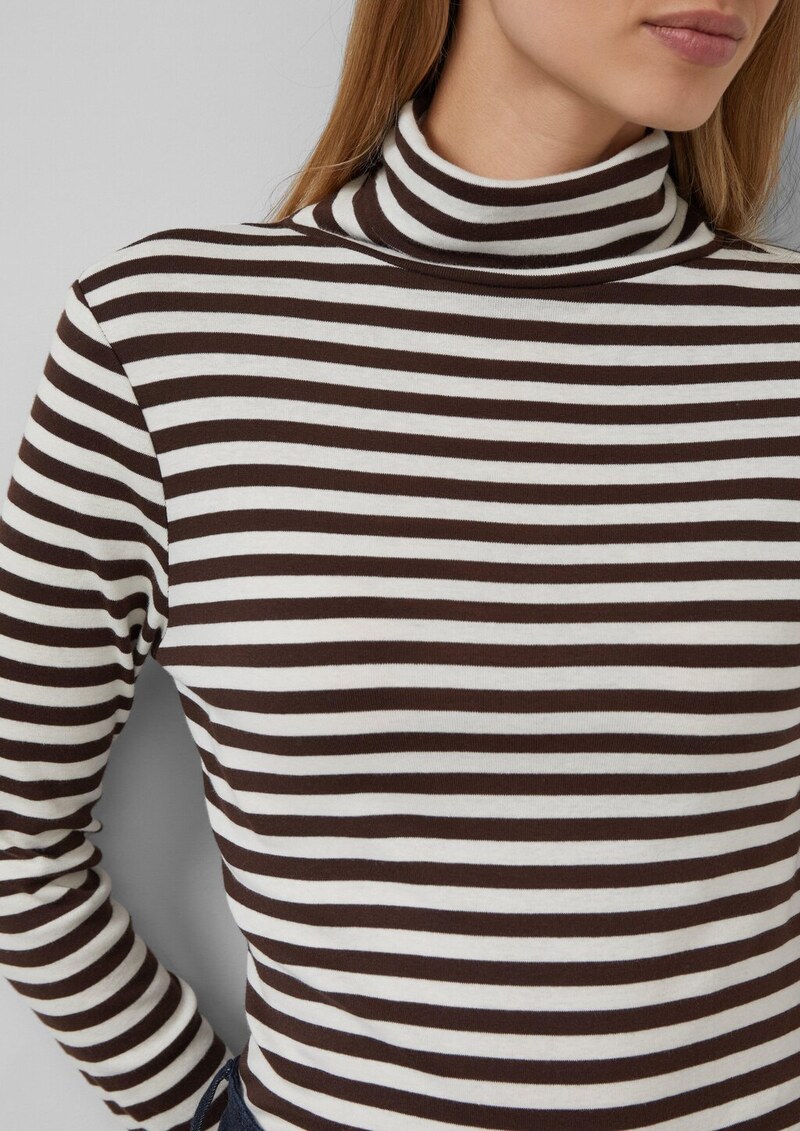Gestreiftes Longsleeve im Slim Fit mit Rollkragen
