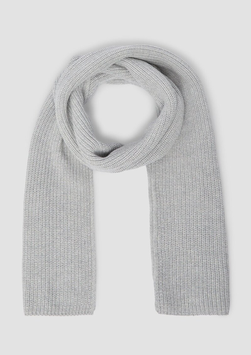 Weicher Schal aus Grobstrick