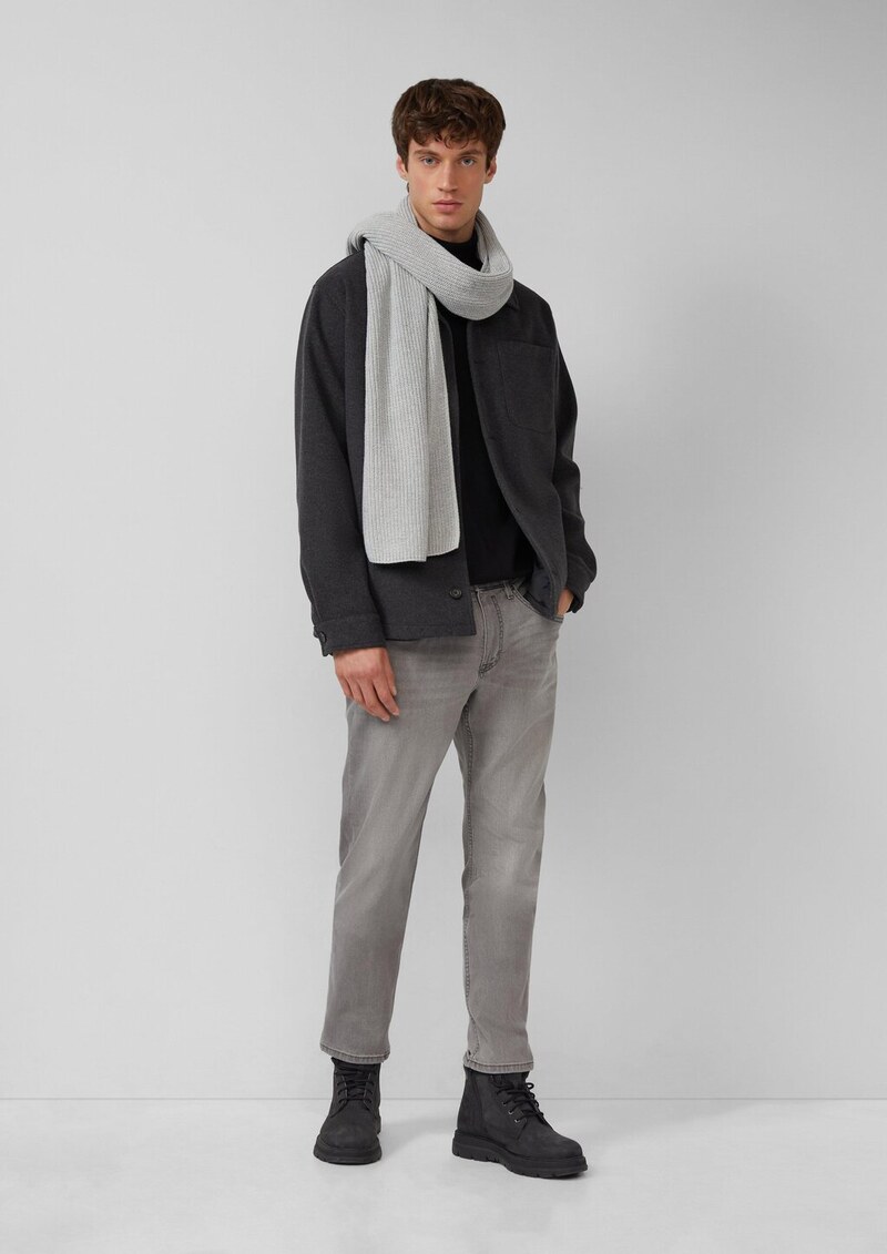 Weicher Schal aus Grobstrick