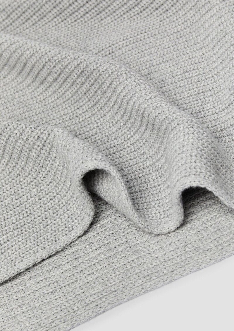 Weicher Schal aus Grobstrick