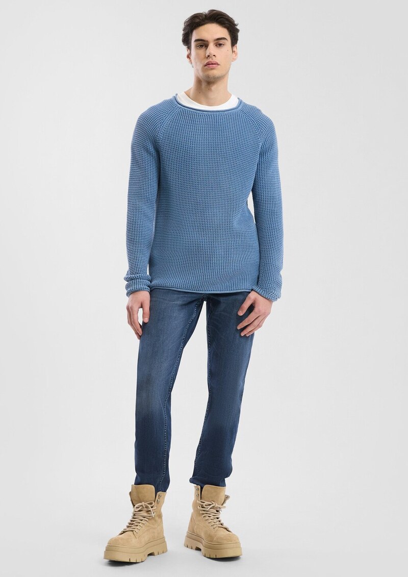 Grobstrickpullover mit Wascheffekt und Rollkante