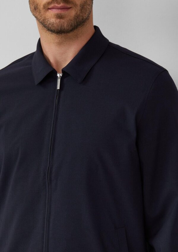 Leichtes Overshirt aus Stretchgewebe