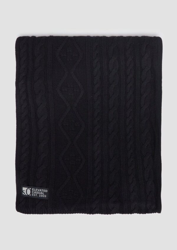 Strickschal mit Zopfmuster und Fleece-Rückseite