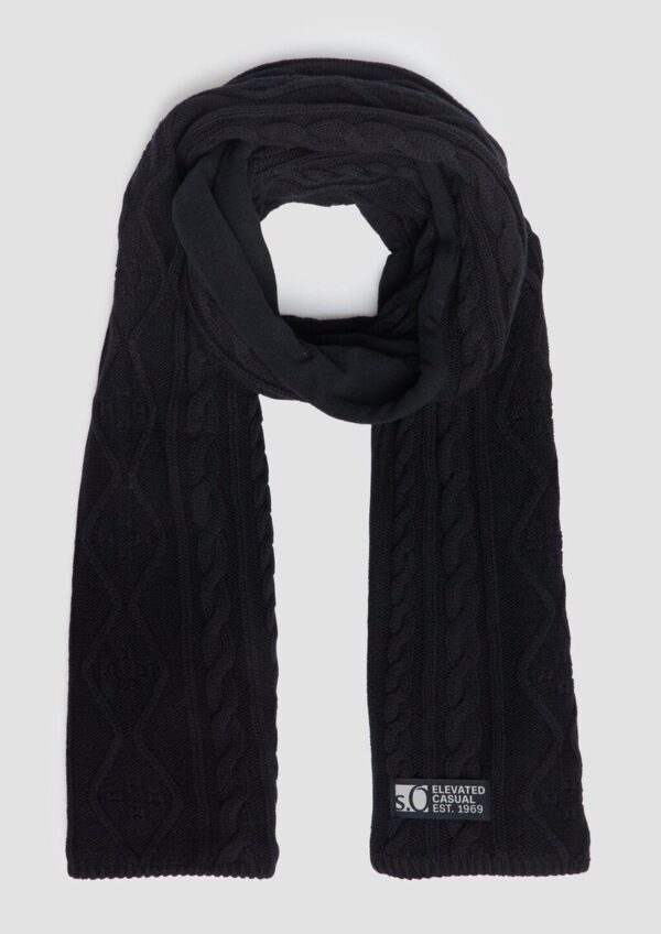 Strickschal mit Zopfmuster und Fleece-Rückseite