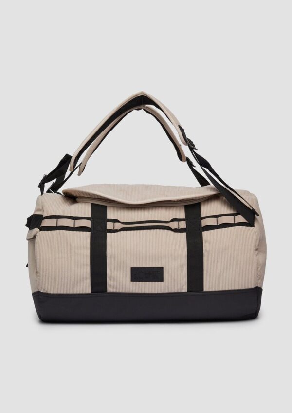 Multifunktionaler Rucksack aus Materialmix mit Nylongurt