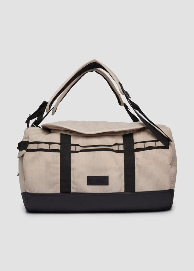 Multifunktionaler Rucksack aus Materialmix mit Nylongurt