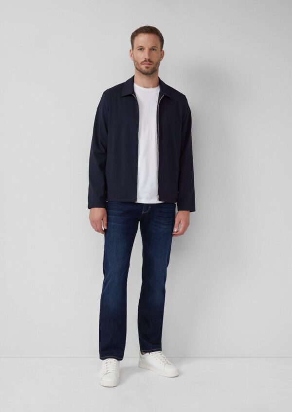 Jeans / Regular Fit / Mid Rise / Straight Leg