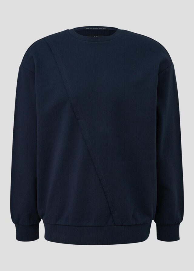 Sweatshirt mit asymmetrischer Teilungsnaht