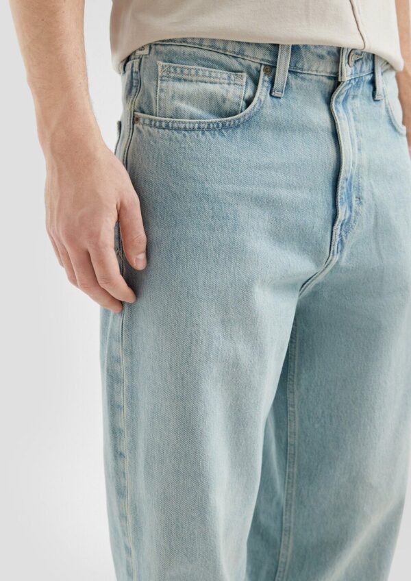 Jeans / Loose Fit / Mid Rise / Straight Leg