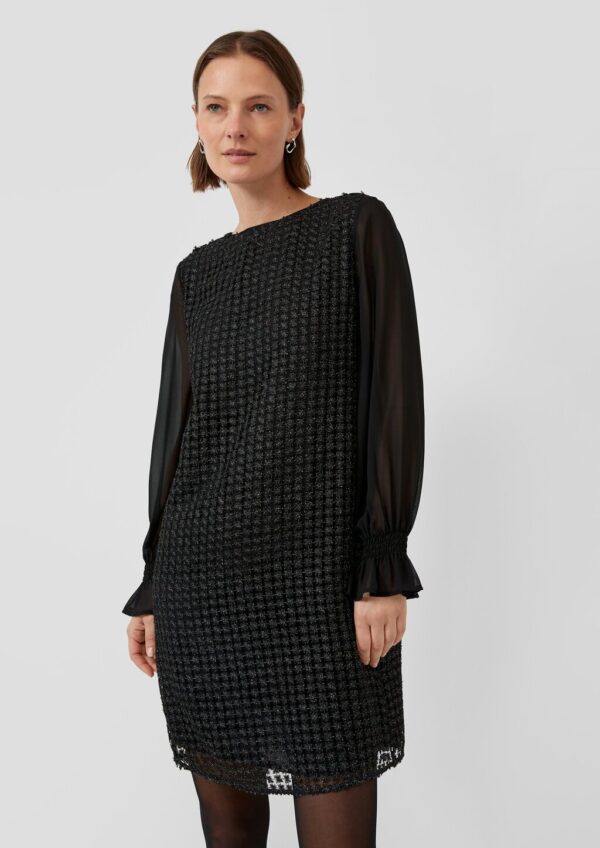 Langarm-Kleid aus Spitze mit Glitzergarn