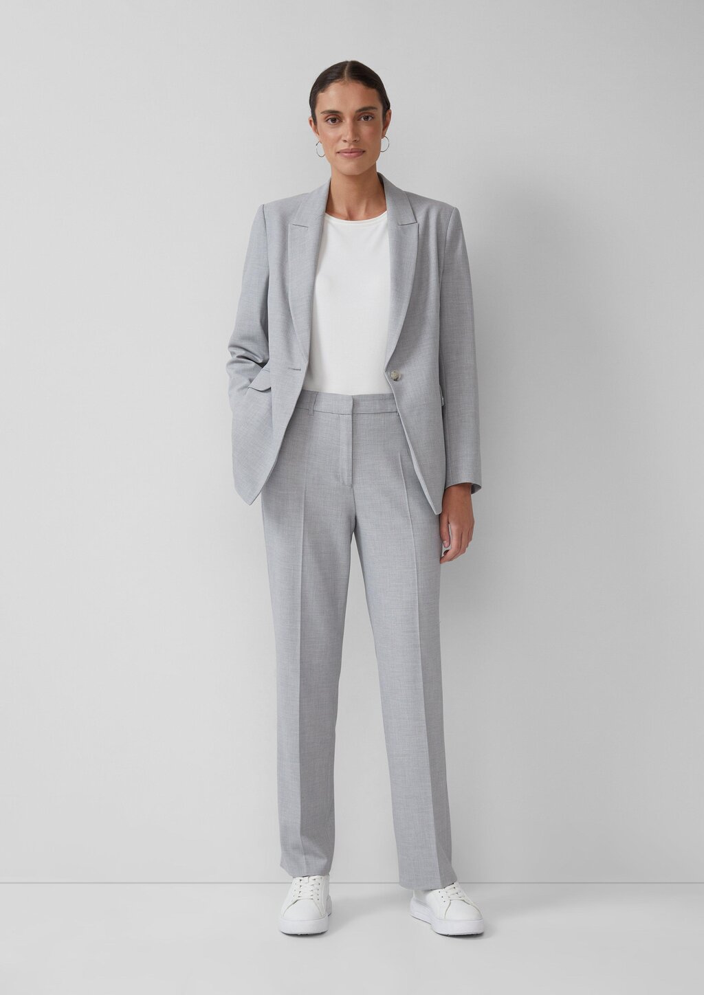 T-Shirt aus Baumwollmix mit Satindetail am Ausschnitt