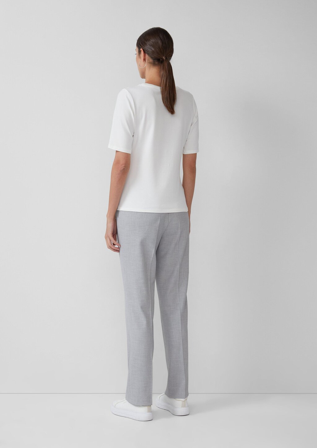 T-Shirt aus Baumwollmix mit Satindetail am Ausschnitt