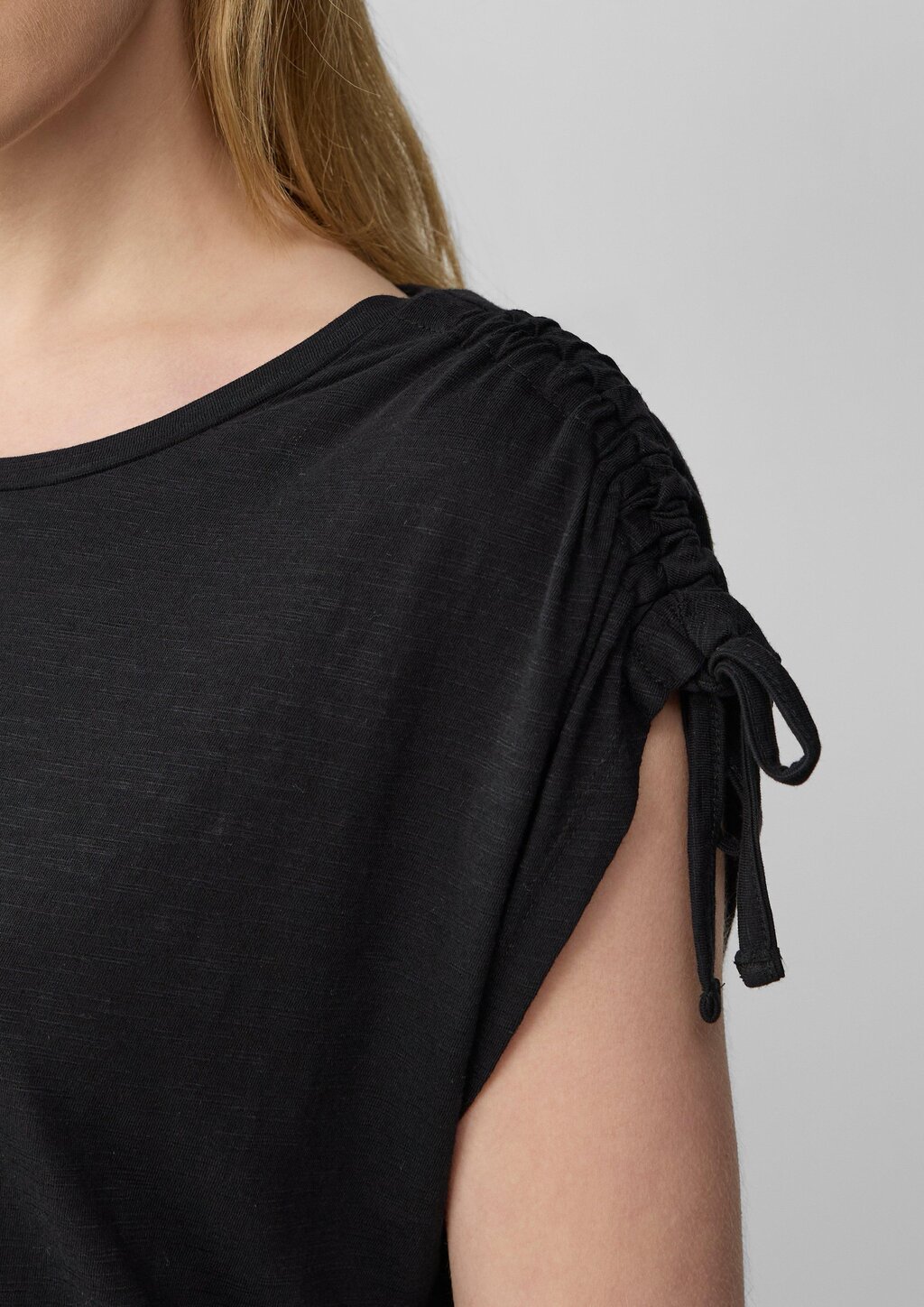 T-Shirt mit Flammgarnstruktur und Raffung