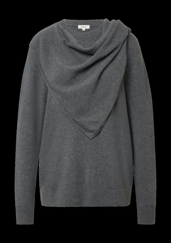 Pullover mit fixiertem Schal